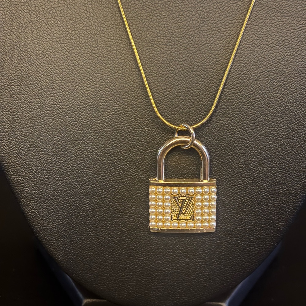 LV Lock Zipper Pull With Gold and Pearl Pendant Necklace